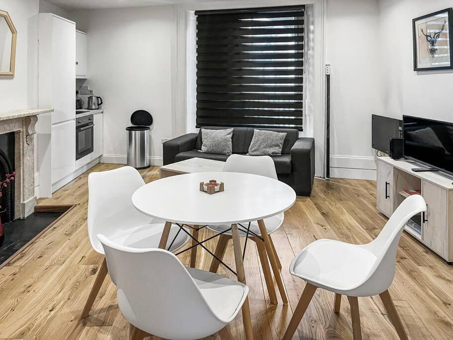Bright And Spacious 1-Bdr Flat W/ Free Parking ريدينج المظهر الخارجي الصورة